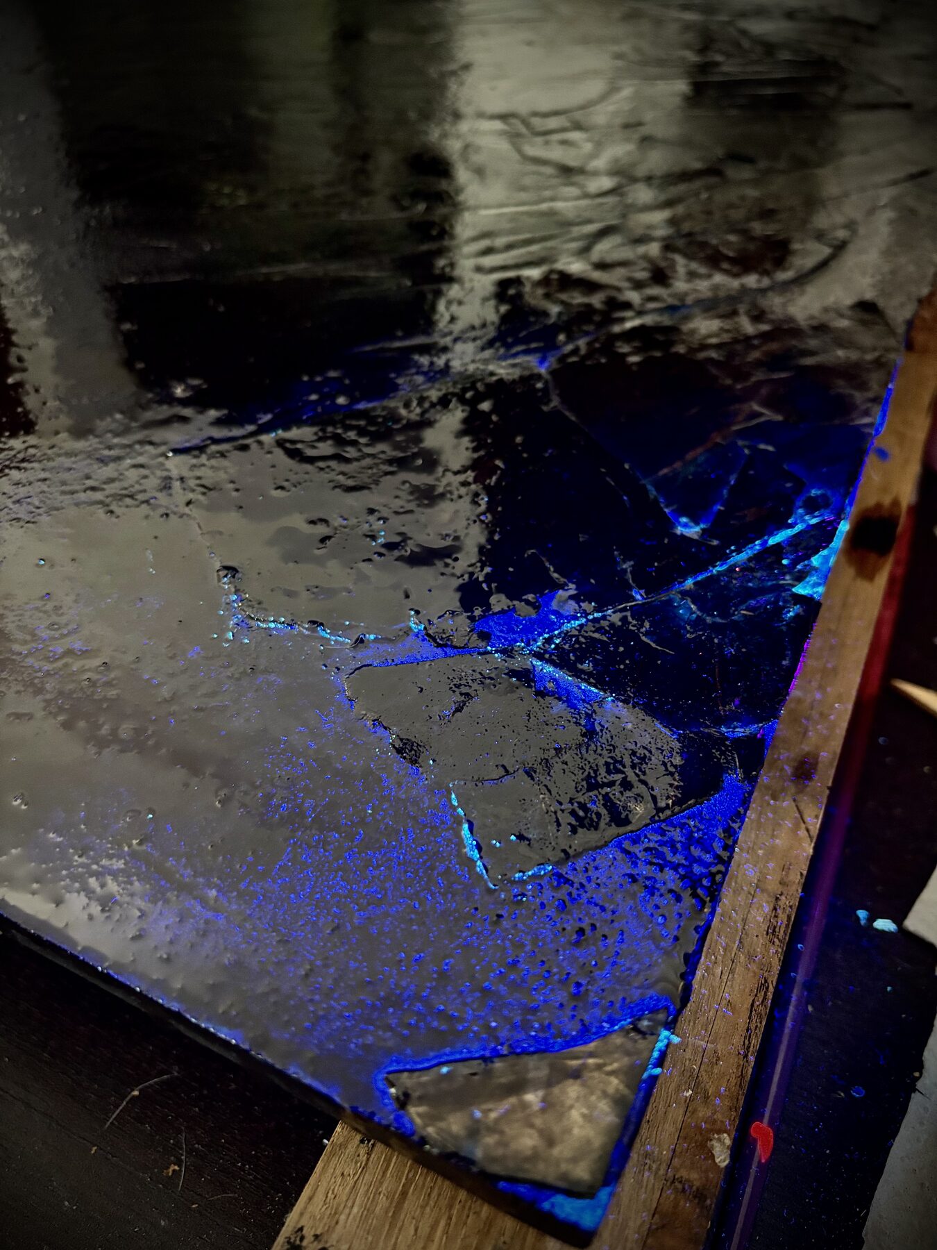 Détail lumière retenue — Travail du glacie