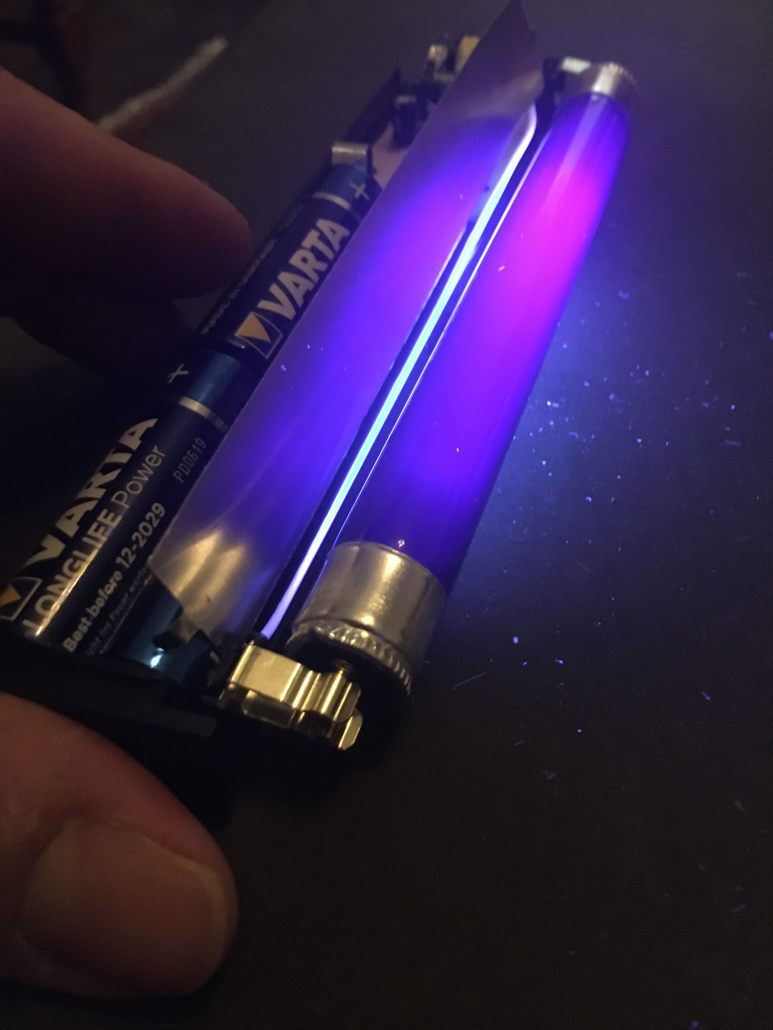 Lumière noire 365nm — Une couleur tombée du ciel